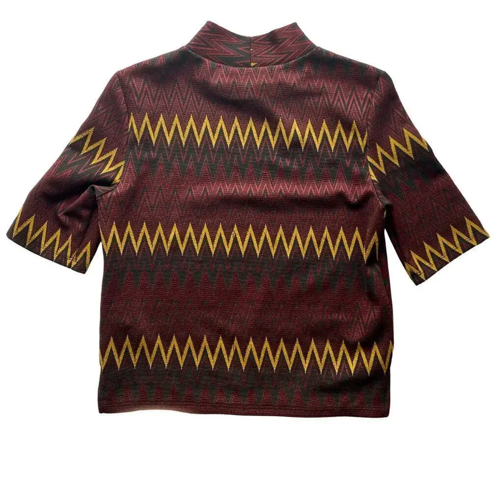 ZARA Top Mock Neck Crop Zig Zag Chevron Texture Short Sleeve Black Maroon Gold M